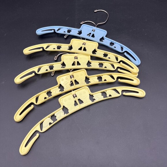 5 Vintage Children's Hangers 4 yellow 1 Blue Humpty Dumpty - Picture 1 of 5